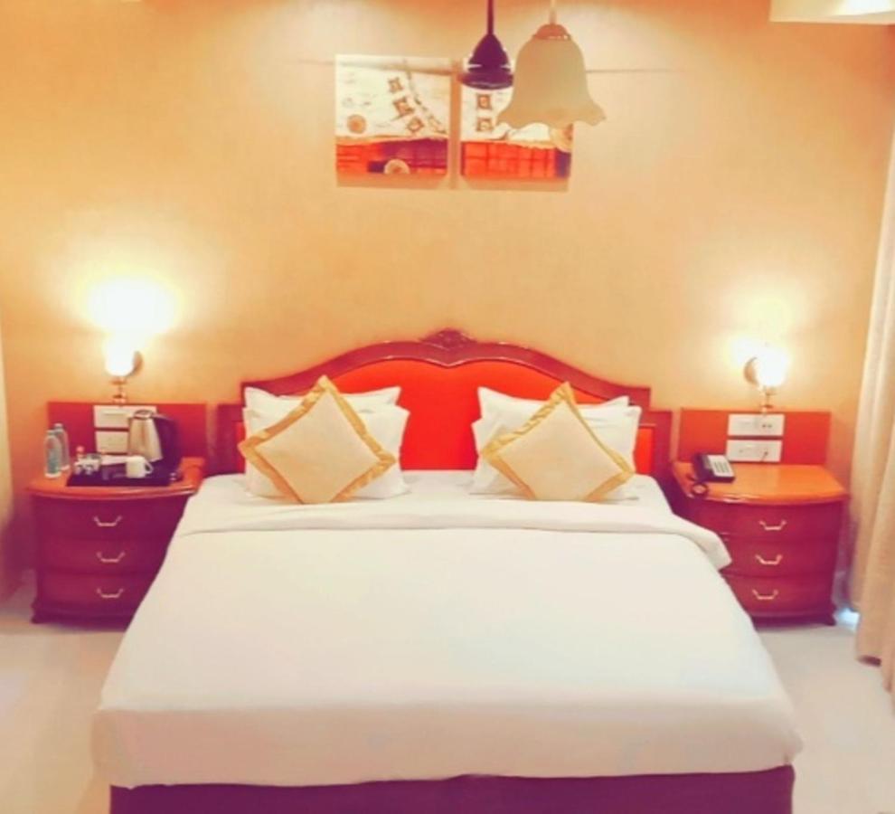 The Emerald Club ,Rajkot Ngoại thất bức ảnh