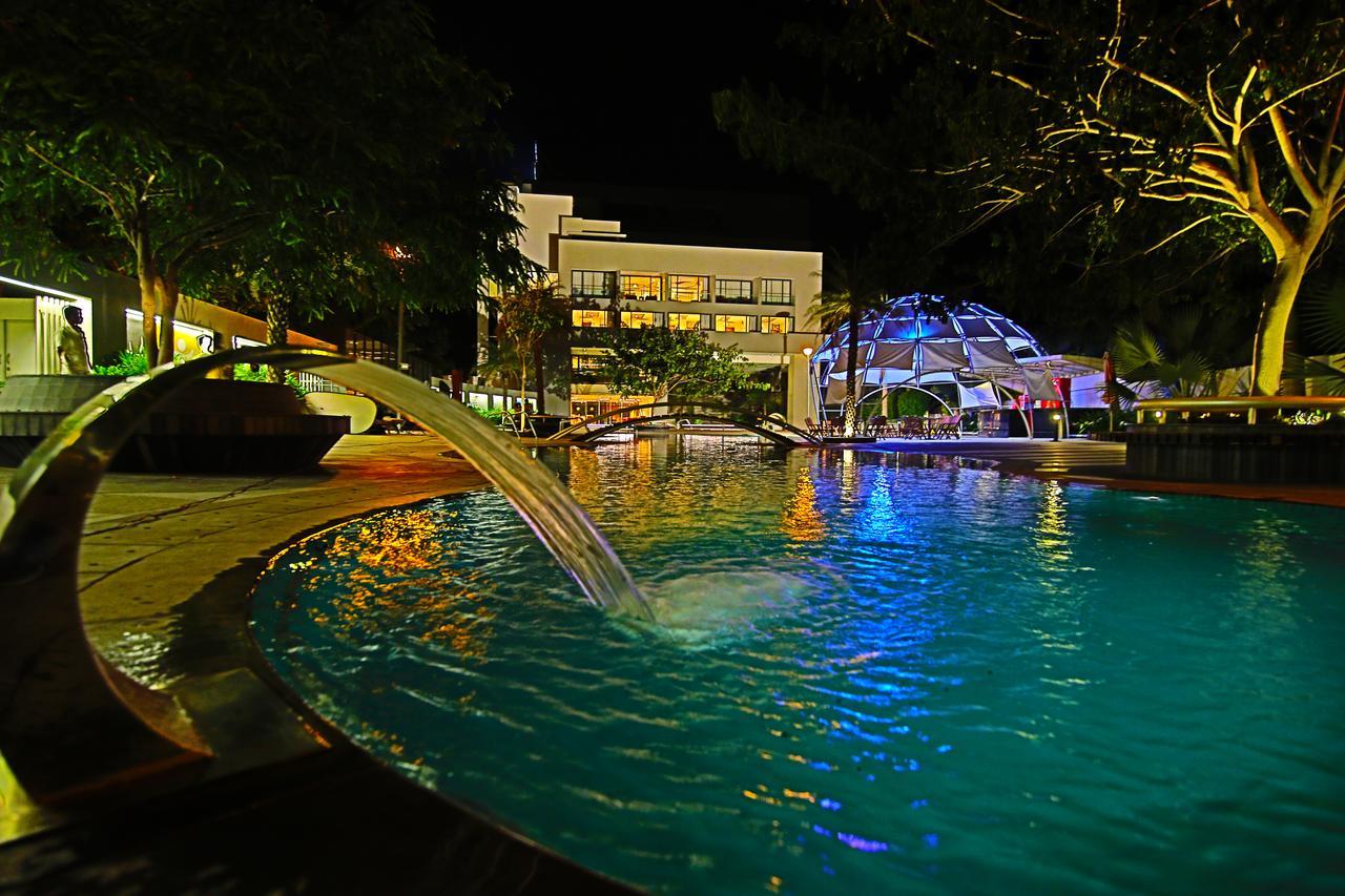 The Emerald Club ,Rajkot Ngoại thất bức ảnh